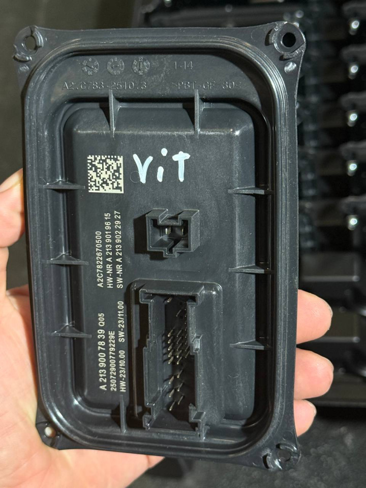 Модуль,блок керування фарою основним світло(LED) Sprinter W907-910