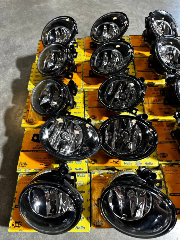 Фара протитуманна Sprinter W906 Ліва-1N0011.250-311 ,Права-1N0011.250.321