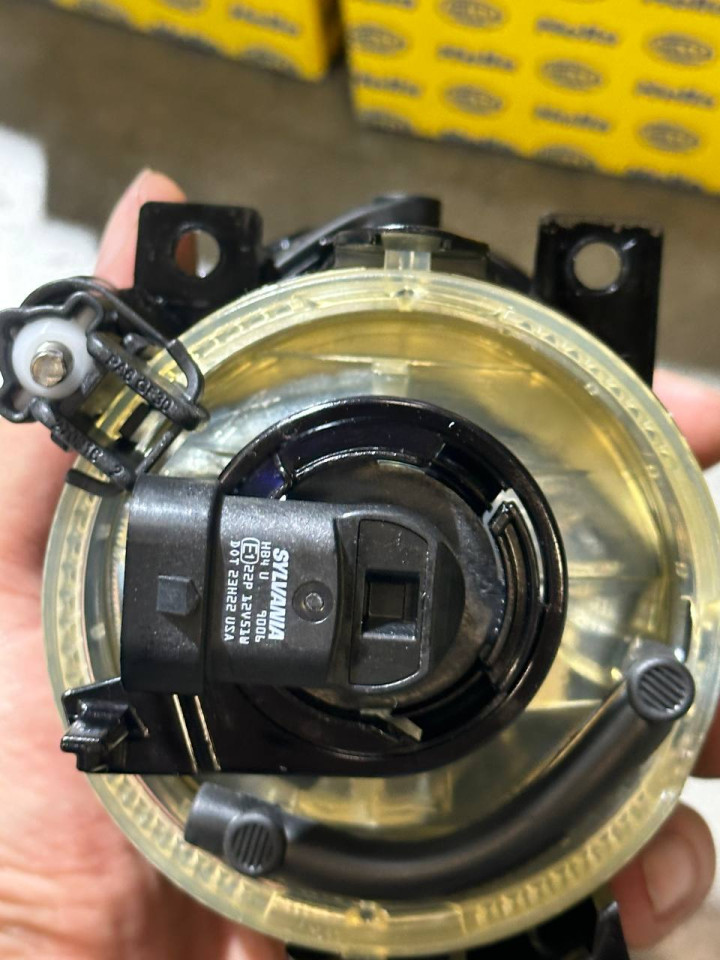 Фара протитуманна Sprinter W906 Ліва-1N0011.250-311 ,Права-1N0011.250.321