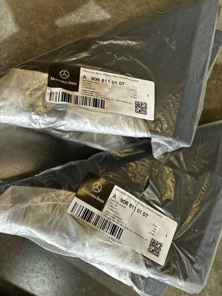 Куточок дзеркала Sprinter W906/Crafter A9068110107- права сторона,9068110007- ліва сторона