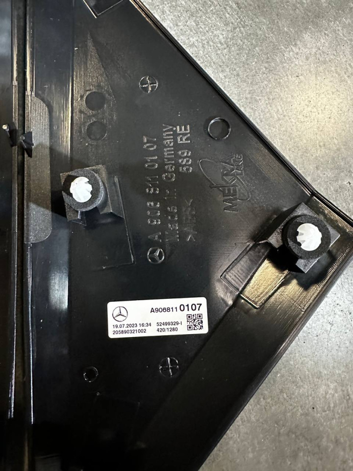 Куточок дзеркала Sprinter W906/Crafter A9068110107- права сторона,9068110007- ліва сторона