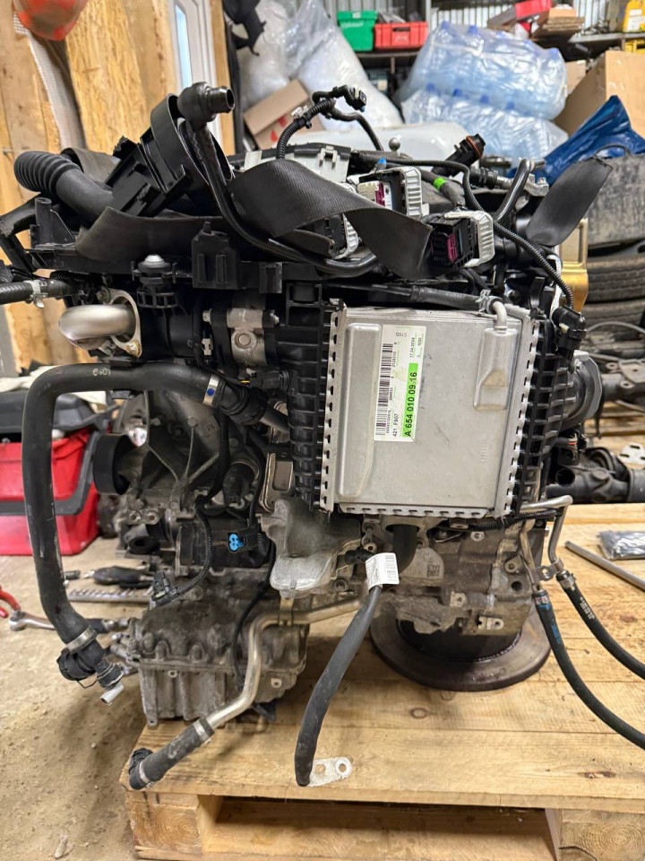 Двигун 654 Sprinter W907 317     76т км пробігу 24 рік 7 місяць