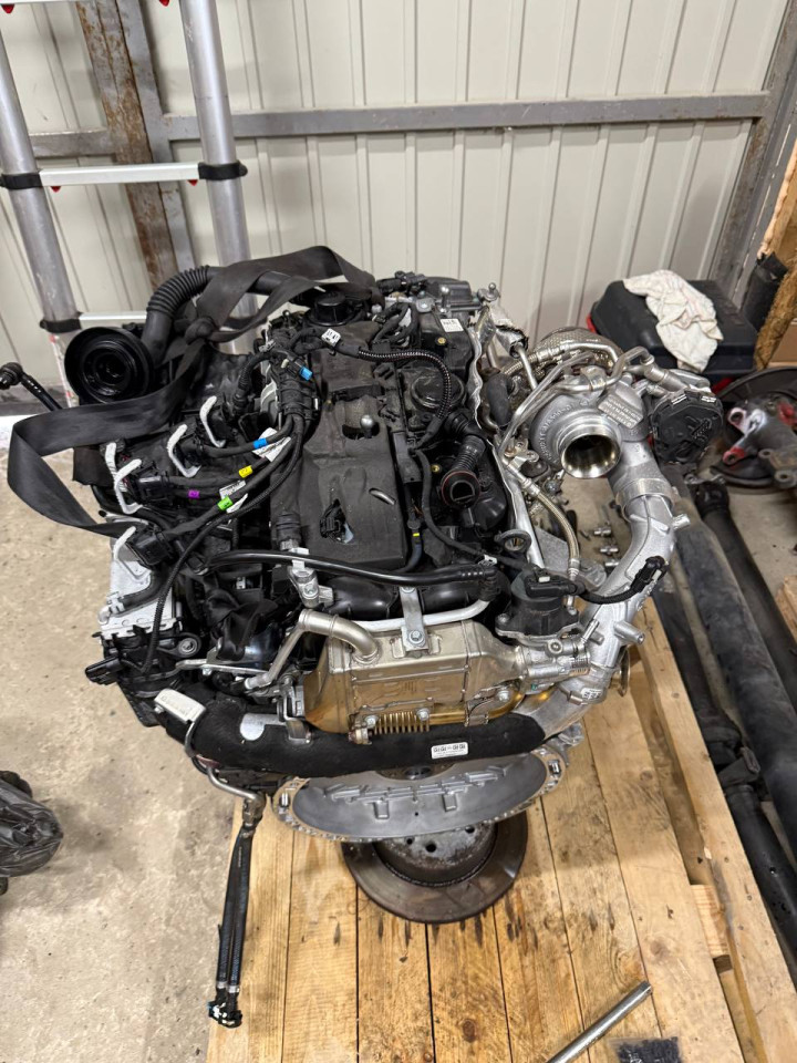 Двигун 654 Sprinter W907 317     76т км пробігу 24 рік 7 місяць