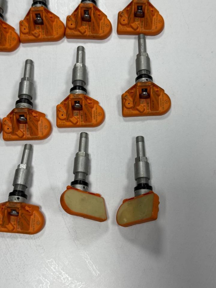 Датчик сенсор тиску в шинах Sprinter W907-W910