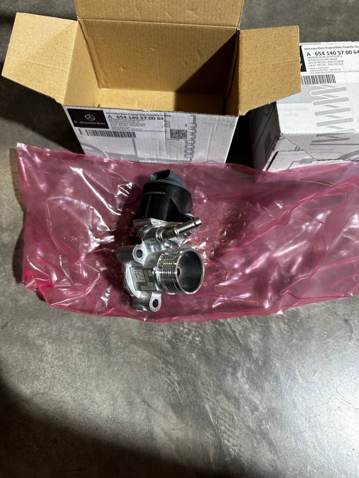 A6541405700, A 654 140 57 00 Клапан EGR (рециркуляции отработанных газов) Mercedes M654 / M656 / CLA C118 / GLE W167/C167 / GLE X167 / A W177 / C W205/W206 / E W213/W214/C238 / S W223 / CLE C236 / B W247 / GLB X247 / GLA H247 / GLC X254 / CLS C257 / G W46