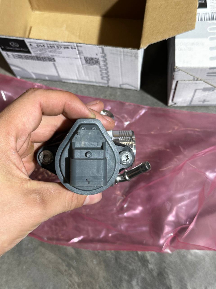 A6541405700, A 654 140 57 00 Клапан EGR (рециркуляции отработанных газов) Mercedes M654 / M656 / CLA C118 / GLE W167/C167 / GLE X167 / A W177 / C W205/W206 / E W213/W214/C238 / S W223 / CLE C236 / B W247 / GLB X247 / GLA H247 / GLC X254 / CLS C257 / G W46
