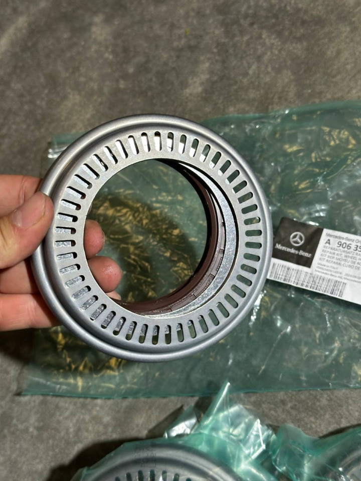 Ремкомплект маточини спарка Sprinter W906 W907 кольцо АБС (ABS) A906350013564 Mercedes